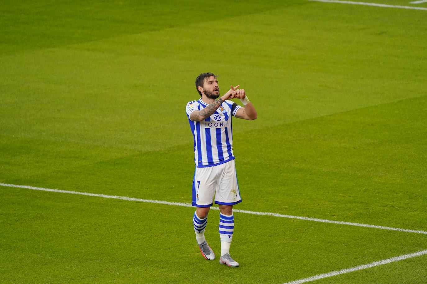 La Real se llevó con justicia el derbi vasco en San Mamés.
