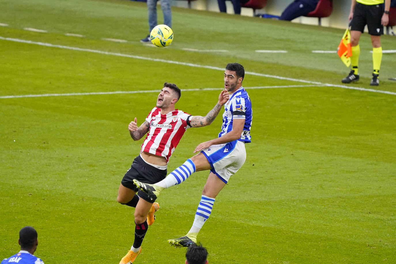 La Real se llevó con justicia el derbi vasco en San Mamés.
