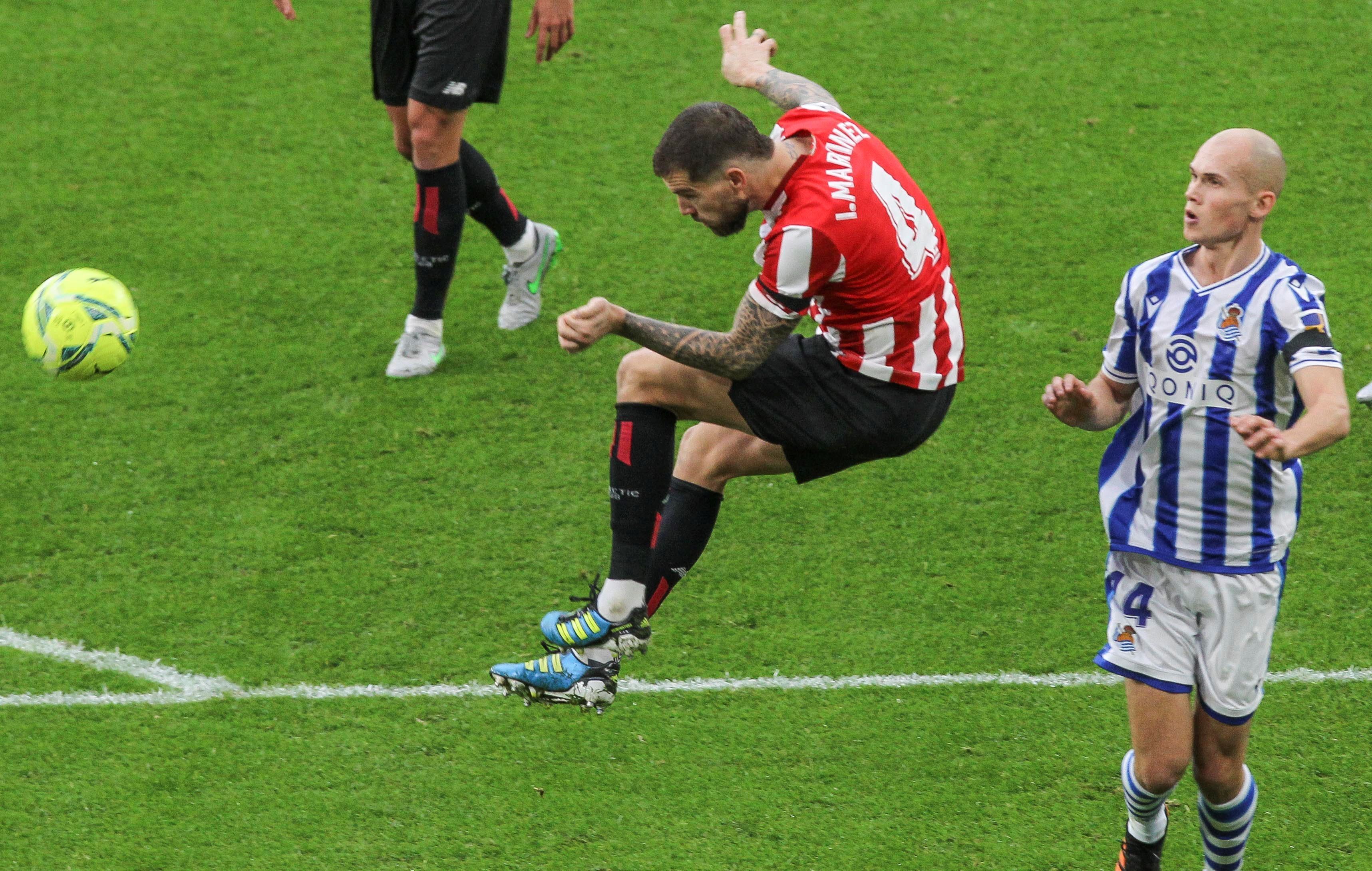 La Real se llevó con justicia el derbi vasco en San Mamés.