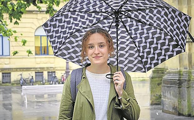 Eraitz Saez de Eguilaz es parlamentaria de EH Bildu.