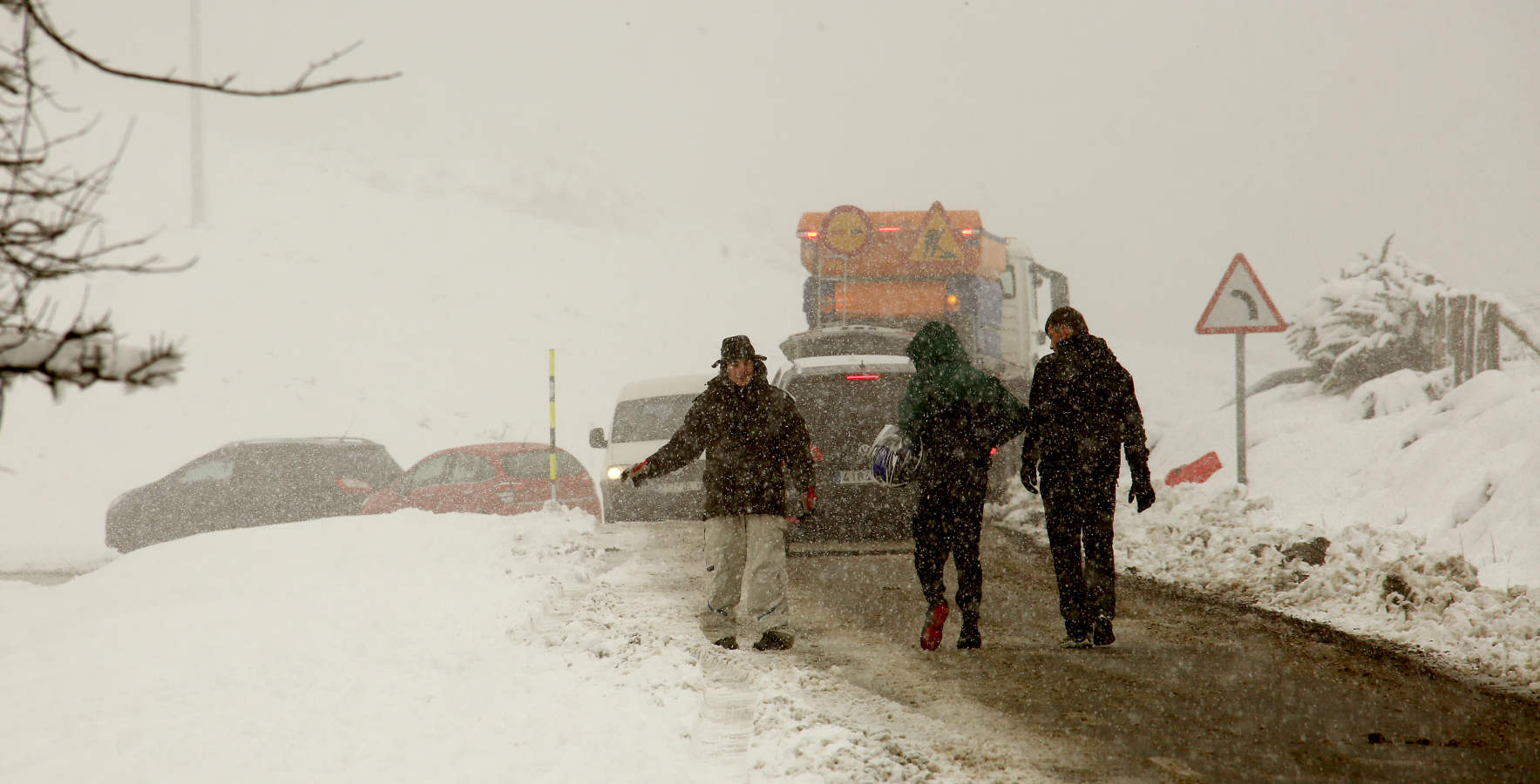 El Departamento vasco de Seguridad mantiene para este martes el aviso amarillo ante la previsión de que la cota de nieve pueda situarse entre los 200 y los 400 metros. Asimismo, se activará aviso amarillo para esta próxima jornada y la del miércoles por riesgo de heladas en el interior.