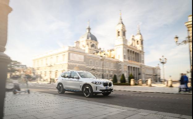 Probamos en primicia el BMW iX3: un eléctrico que engancha