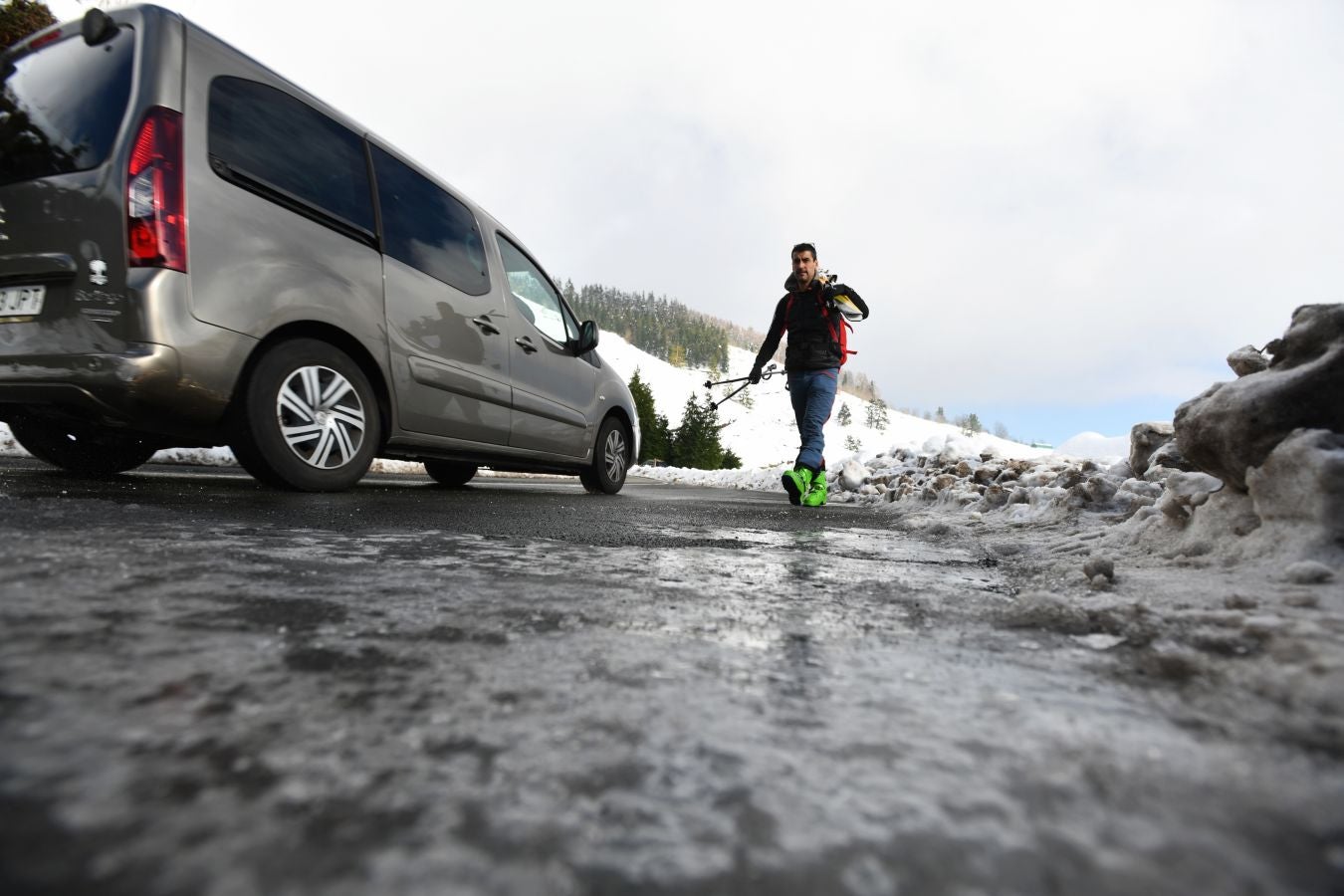 La nieve está adquiriendo importarntes grosores en algunas cumbres guipuzcoanas, como en Arrate.