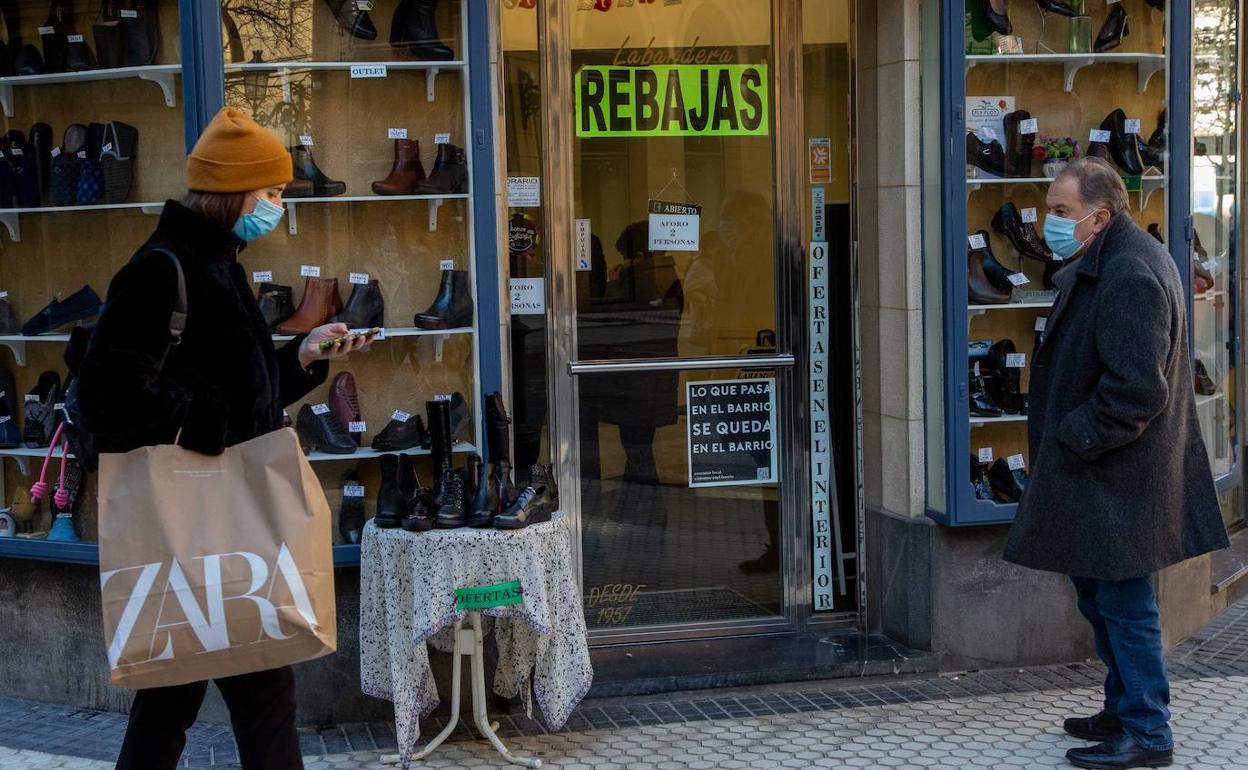 Primer días de rebajas en San Sebastián.