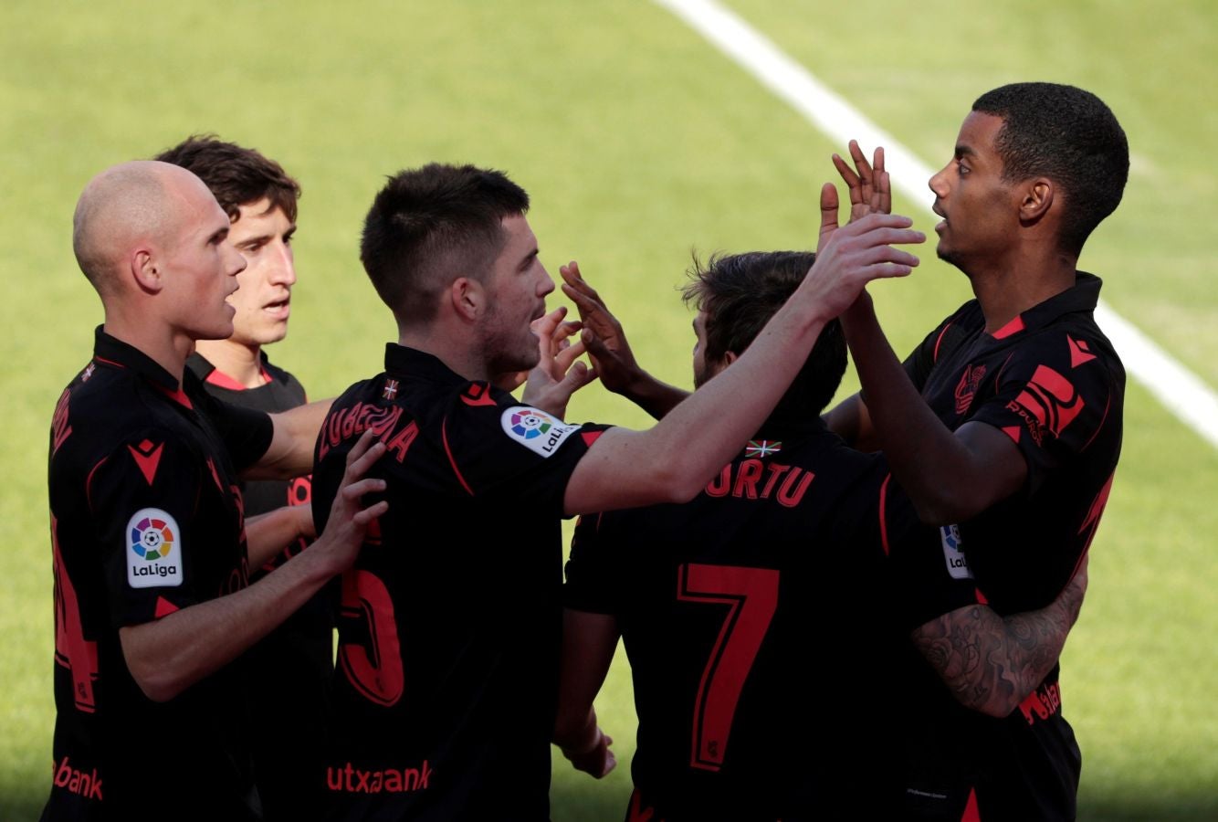 La Real se enfrenta al Sevilla con la intención se sumar tres puntos que le mantengan en lo alto de la clasificación.