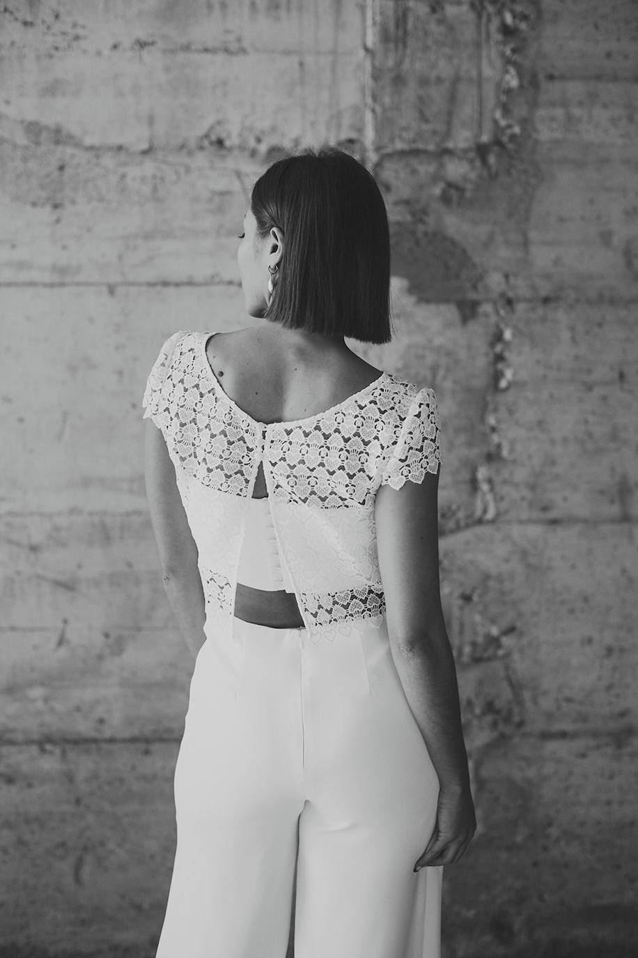 'Love by OTADUY' es una nueva marca nativa digital, y todos los diseños se venderán exclusivamente 'online'. En la 'e-shop', cada novia encontrará el look completo, incluyendo los complementos