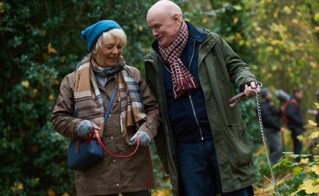 Alison Steadman y Dave Johns, como Fern y Dave.