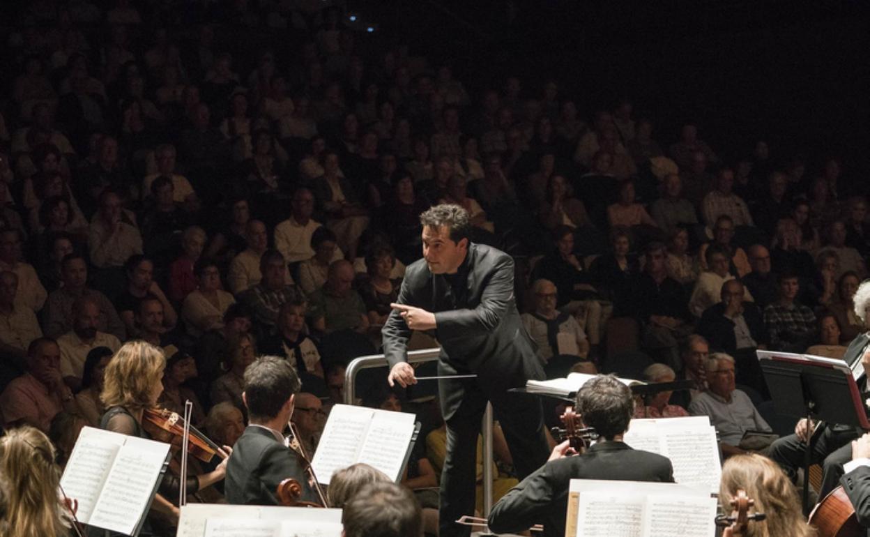 Robert Treviño volverá a estar al frente de la sinfónica vasca. 