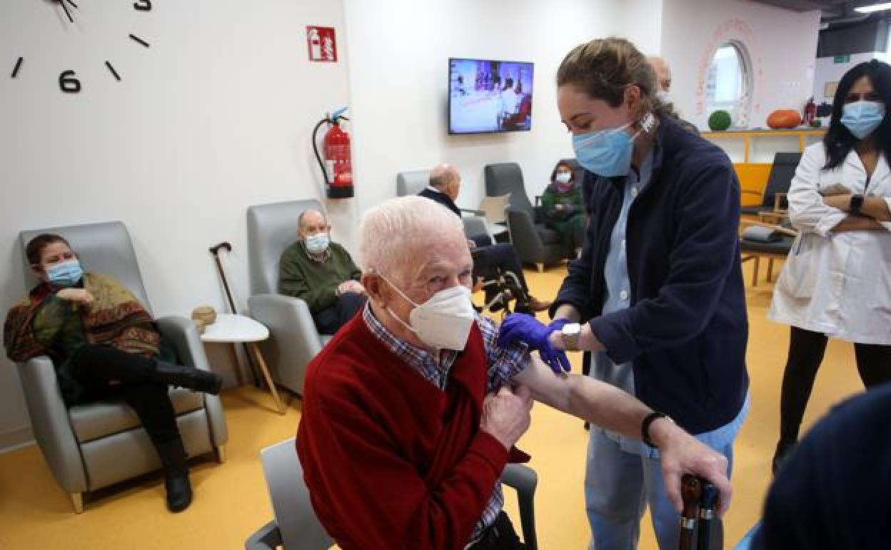 Sanidad primará a las regiones que más han vacunado