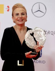 Imagen secundaria 2 - Elena Irureta comparte con Ane Gabarain el premio Forqué por &#039;Patria&#039;