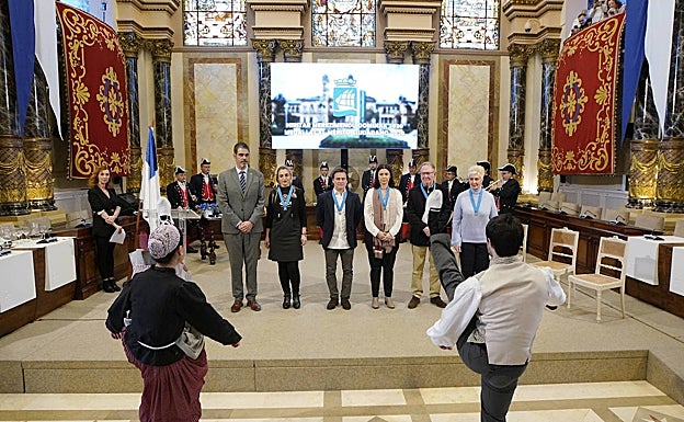 Unas Medallas al Mérito Ciudadano sin fecha, de lo poco que se salvará de la fiesta de la tamborrada 2021