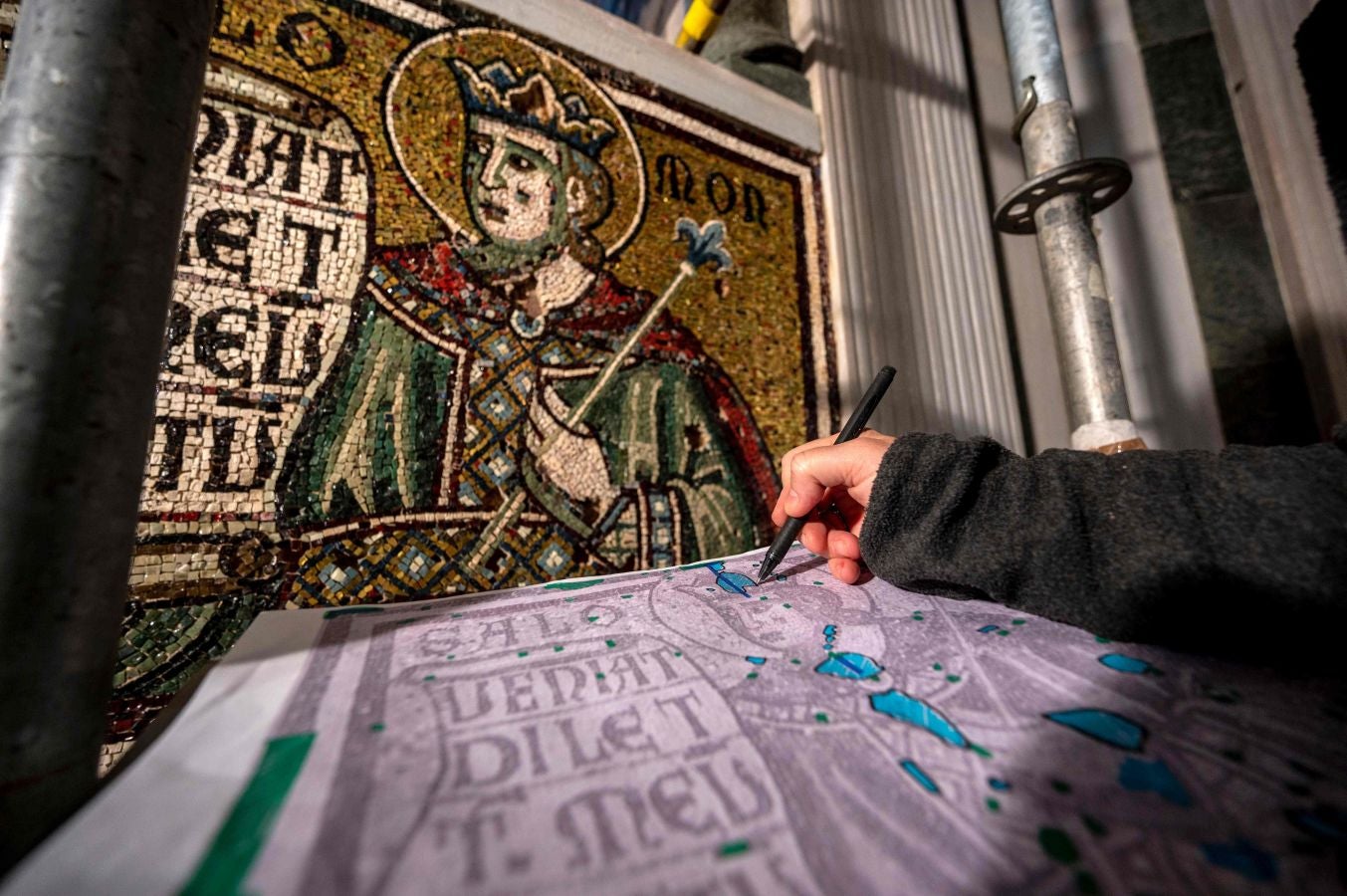 El Museo dell'Opera del Duomo en Florencia se encuentra en proceso de restauración. Los operarios cuidan al mínimo detalle las obras artísticas para que vuelvan a lucir como el primer día.