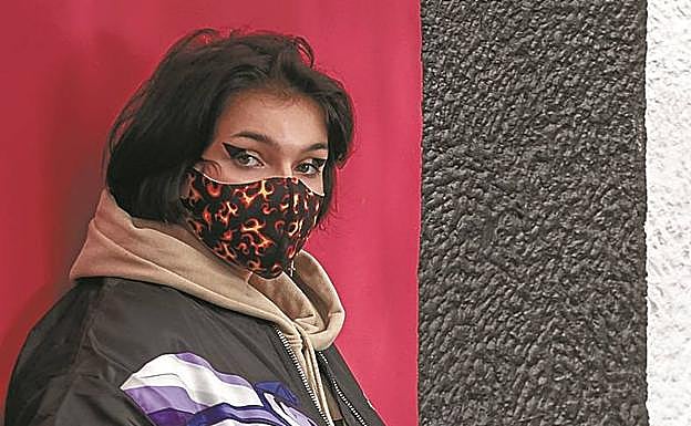 Alicia Portillo, a la salida del instituto en -Vitoria. 