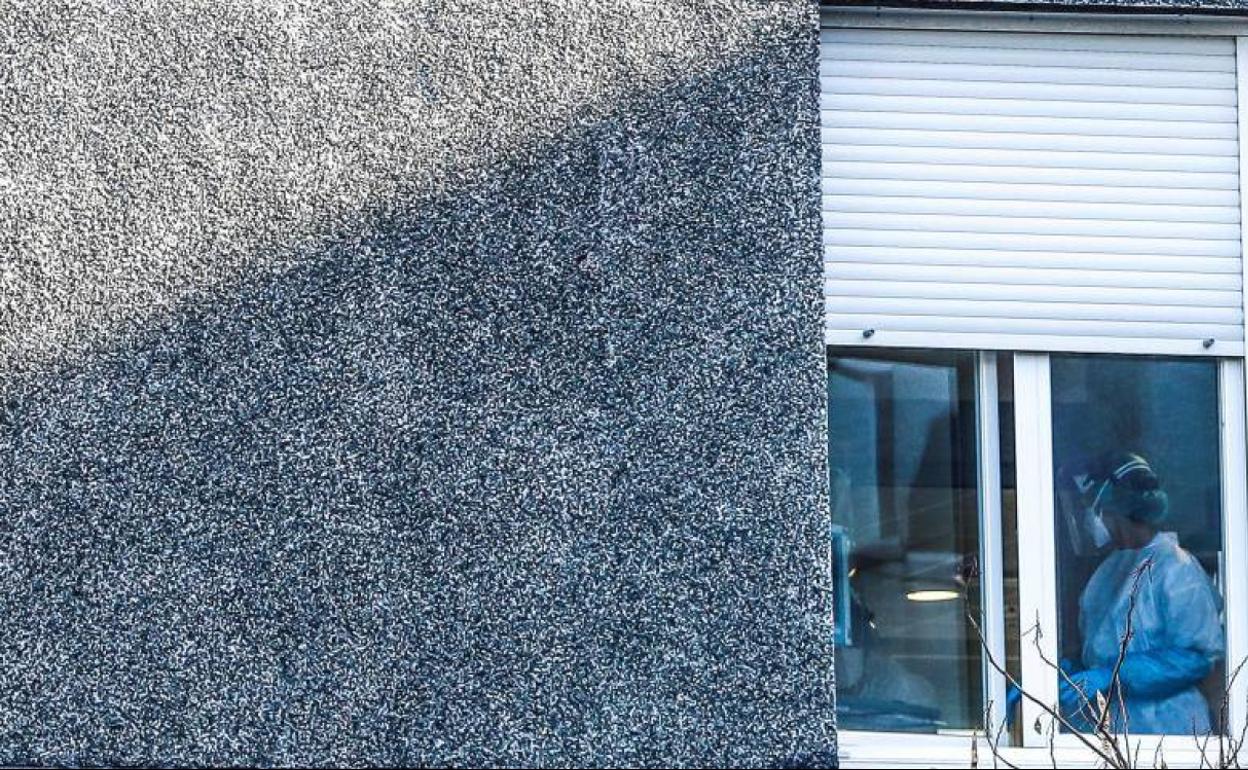 Covid-19 en Euskadi: La carga hospitalaria aumenta un 40% en siete días