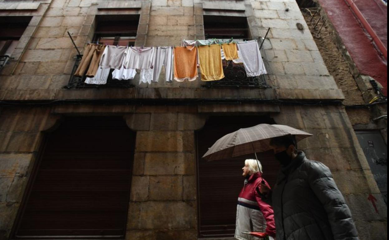 Además de los bares, en Azpeitia están cerrados todos los edificios públicos.