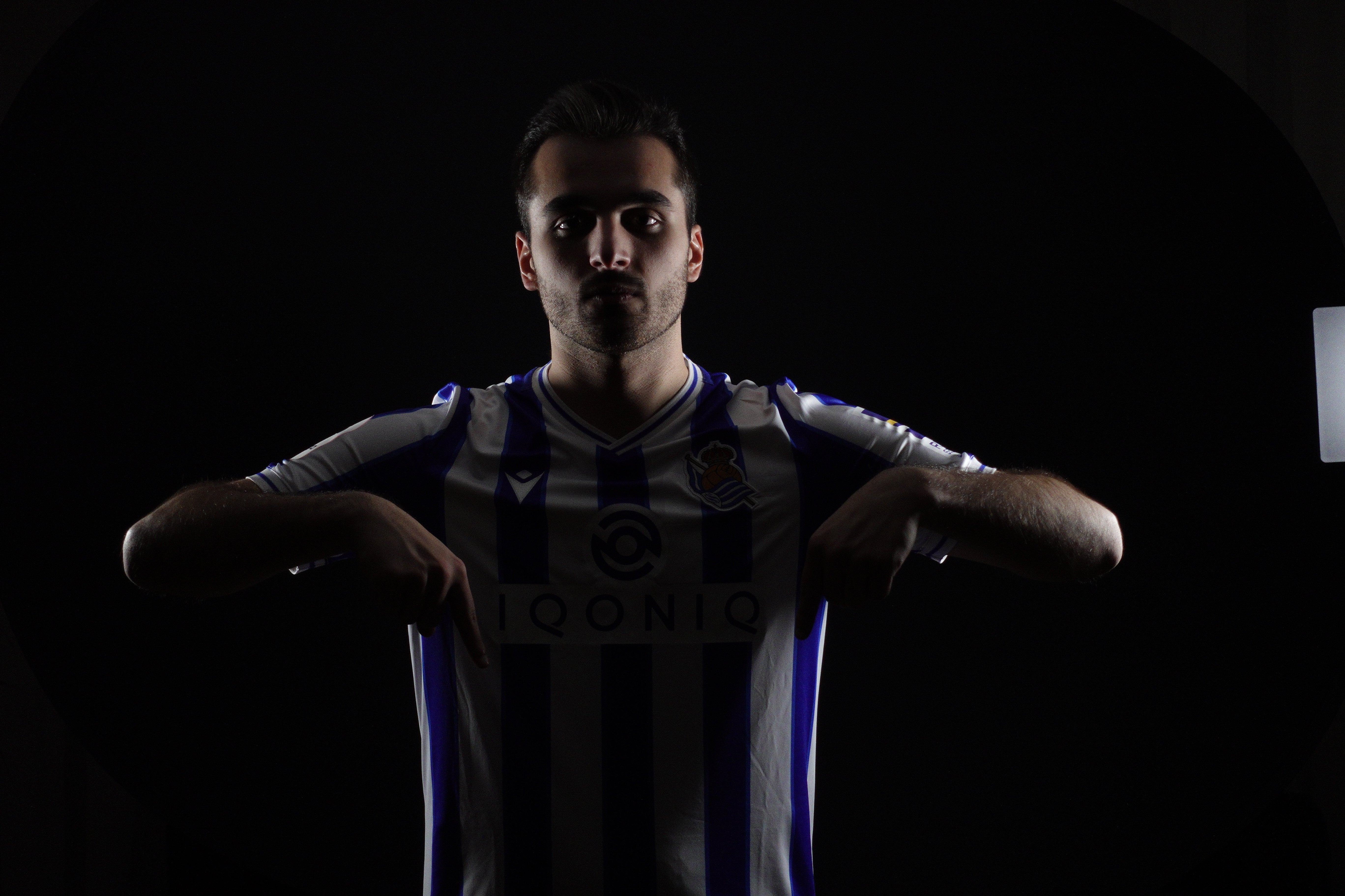 Fotos: Ander Hipólito y Yeray Zaballos representan a la eal Sociedad en el campeonato de eSports que organiza LaLiga