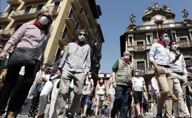 El ayuntamiento de Pamplona, engalanado en vísperas de los suspendidos Sanfermines de 2020.