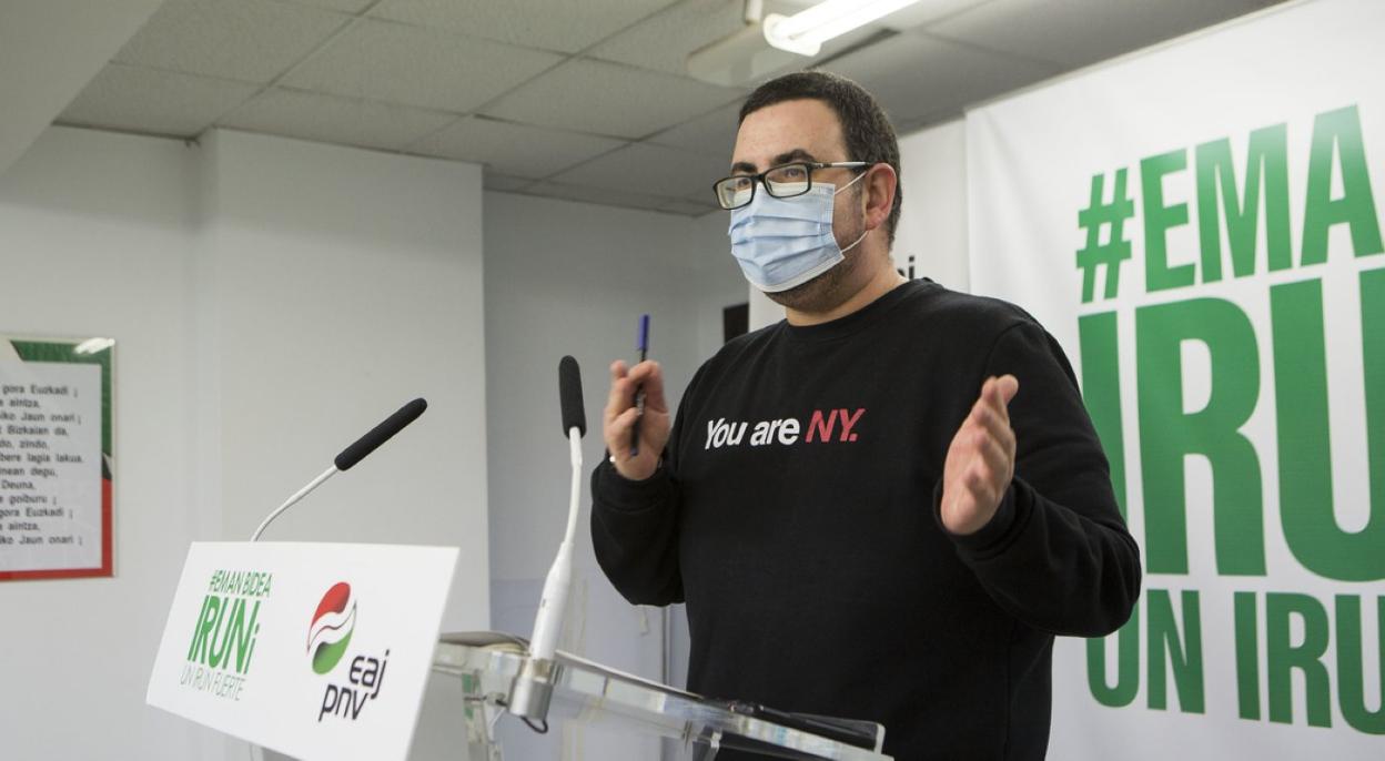 Lander Ugartemendia fue el edil de EAJ-PNV que compareció para responder al teniente de alcalde. 