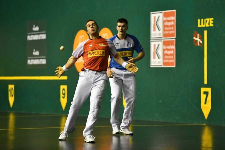 Campeonato de parejas: Joseba Ezkurdia se come a Aimar Olaizola II y Beñat Rezusta. 