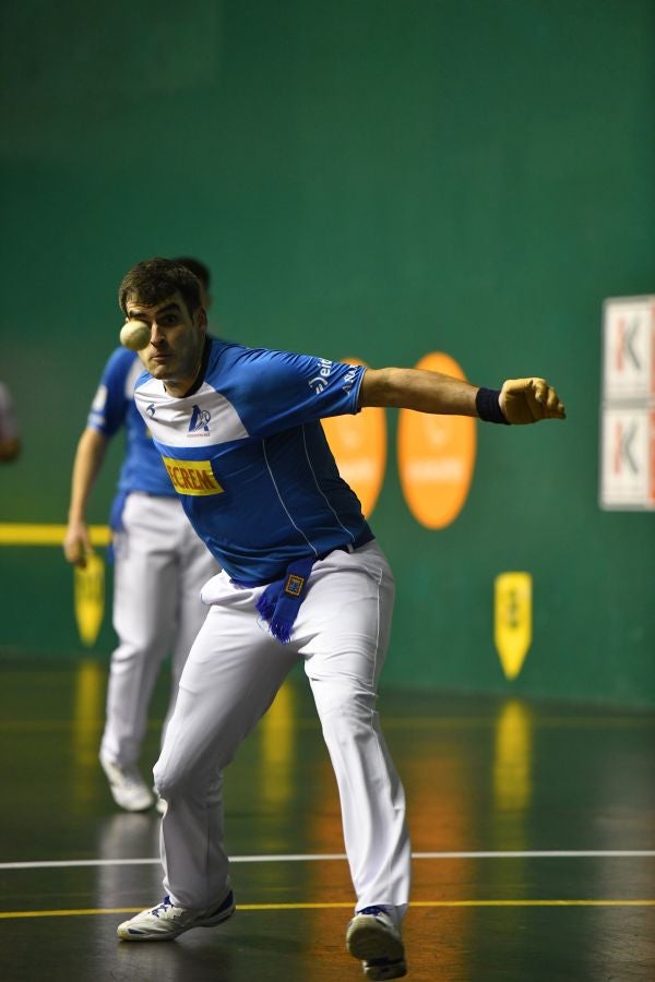Campeonato de parejas: Joseba Ezkurdia se come a Aimar Olaizola II y Beñat Rezusta. 
