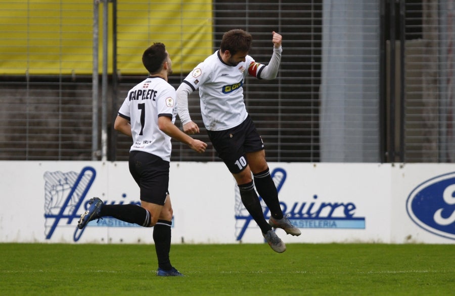 El Real Unión no afloja y este domingo ha sumado ante el Laredo su octavo triunfo del curso. Eso sí, los txuribeltz han tenido que fajarse de lo lindo para dejar los puntos en casa. El resultado final, 4-1, no refleja el sufrimiento de los de Aitor Zulaika en la segunda parte. 