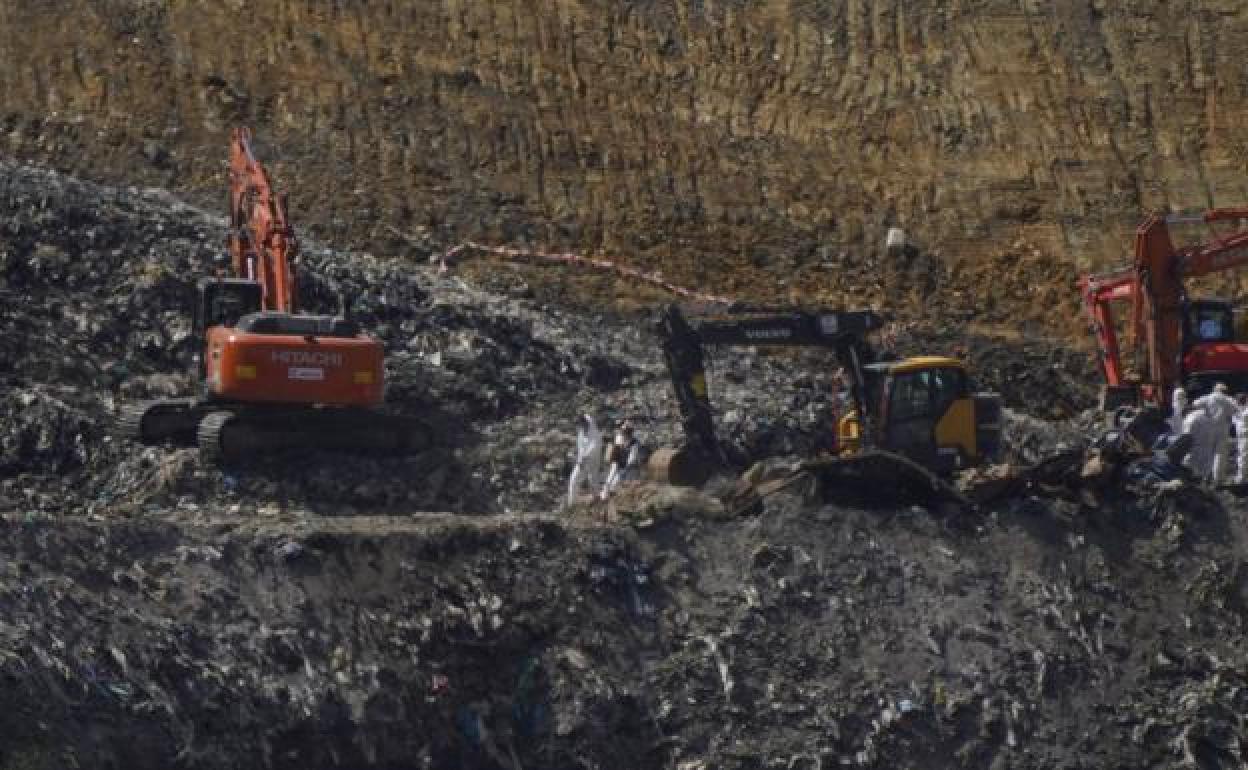 Trabajos de búsqueda en el vertedero.