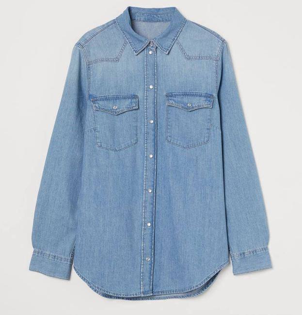 Camisa vaquera de H&M. (24,99 euros).