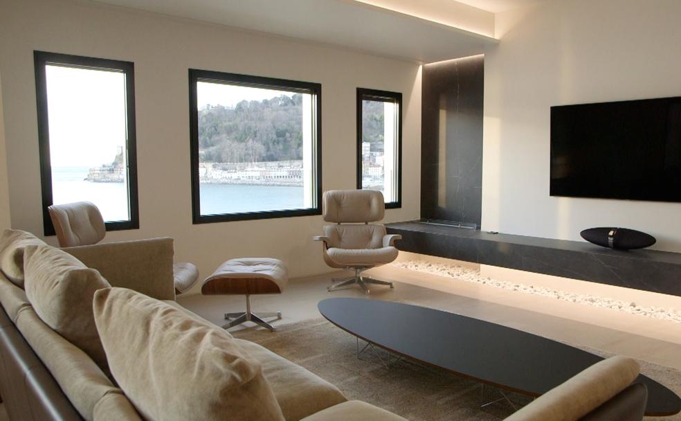 El interior del espectacular piso con vistas a La Concha