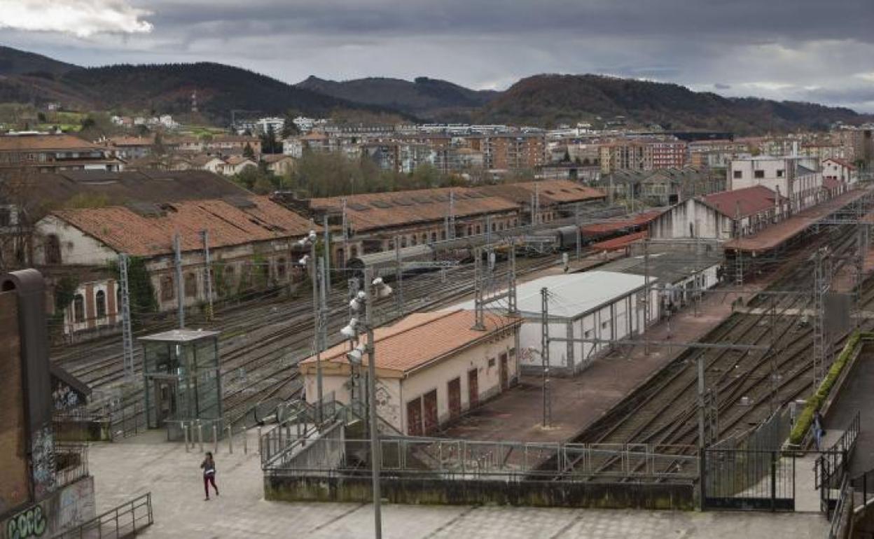 Estación y zona de la antigua Aduana, elementos básicos para Vía Irun. 