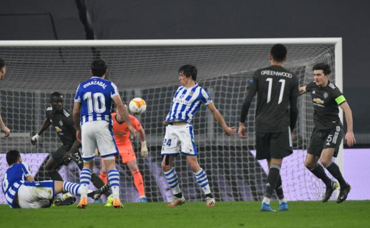 Le Normand, en un momento del Real Sociedad - Manchester United de ayer. 