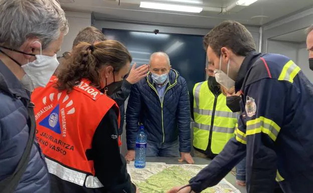 Erkoreka asegura que «los hidroaviones están listos» para actuar en cuanto amaine el viento