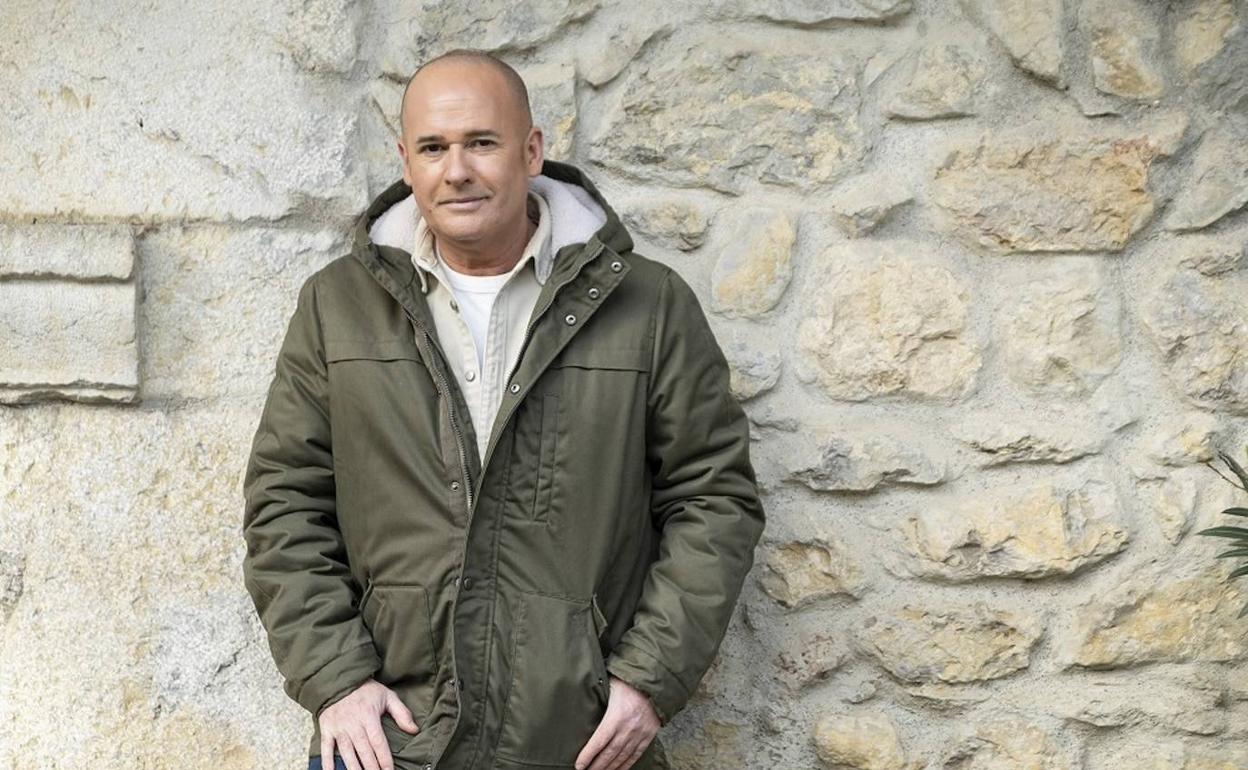 Klaudio Landak aurkezten du saioa.