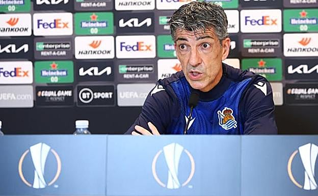 Imanol Alguacil reconoce que el partido de Mánchester llega pronto para Carlos Fernández