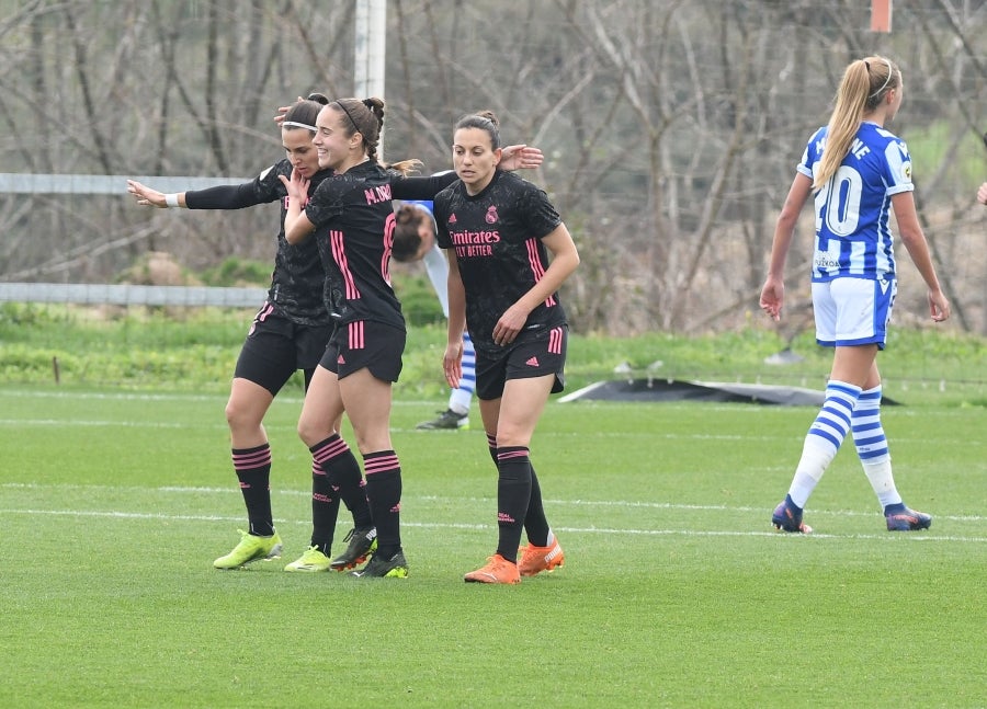 La Real Sociedad venció en casa al Real Madrid por tres goles a uno con remontada incluida para apurar una de las últimas oportunidades de las realistas para luchar por los puestos que dan acceso a competición continental. 