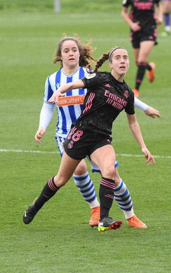 La Real Sociedad venció en casa al Real Madrid por tres goles a uno con remontada incluida para apurar una de las últimas oportunidades de las realistas para luchar por los puestos que dan acceso a competición continental. 