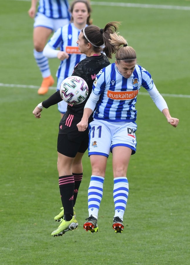 La Real Sociedad venció en casa al Real Madrid por tres goles a uno con remontada incluida para apurar una de las últimas oportunidades de las realistas para luchar por los puestos que dan acceso a competición continental. 