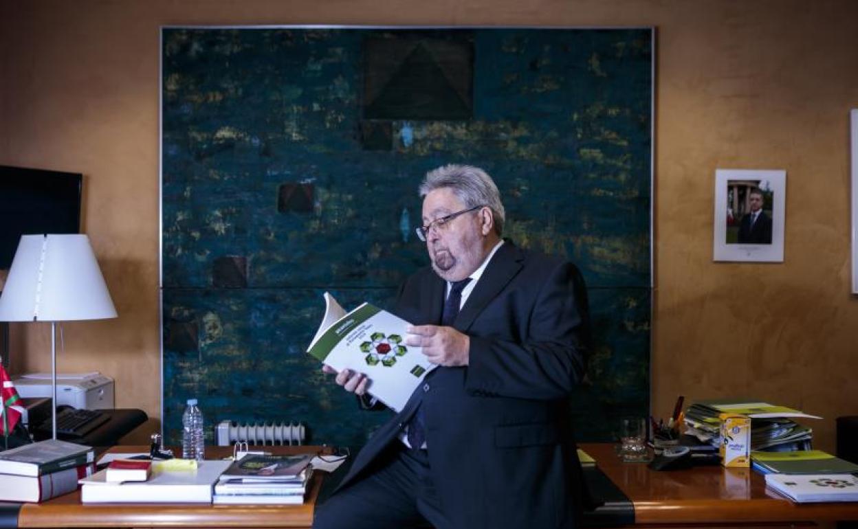 «Aspiro a una reforma de la Ley del Ararteko para ampliar sus funciones»