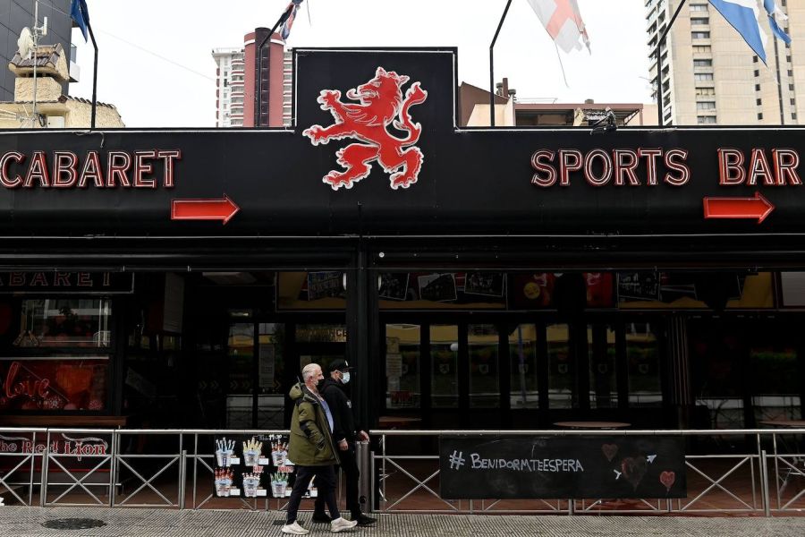 El anuncio de la reactivación de los viajes del Imserso y la apertura del Reino Unido a partir de mayo alienta la esperanza del sector hotelero y la restauración