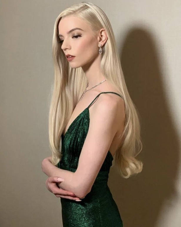 Este ha sido el 'top 10' de los estilismos más destacados de unos Globos de Oro 2021 virtuales, rodeados de polémica y sin alfombra roja. ¿Qué os parece?