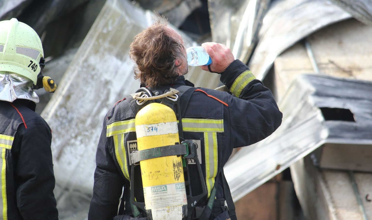 Un incendio calcina una empresa de aislamientos situado en el polígono Ugaldetxo de Oiartzun que, afortunadamente, no ha dejado heridos