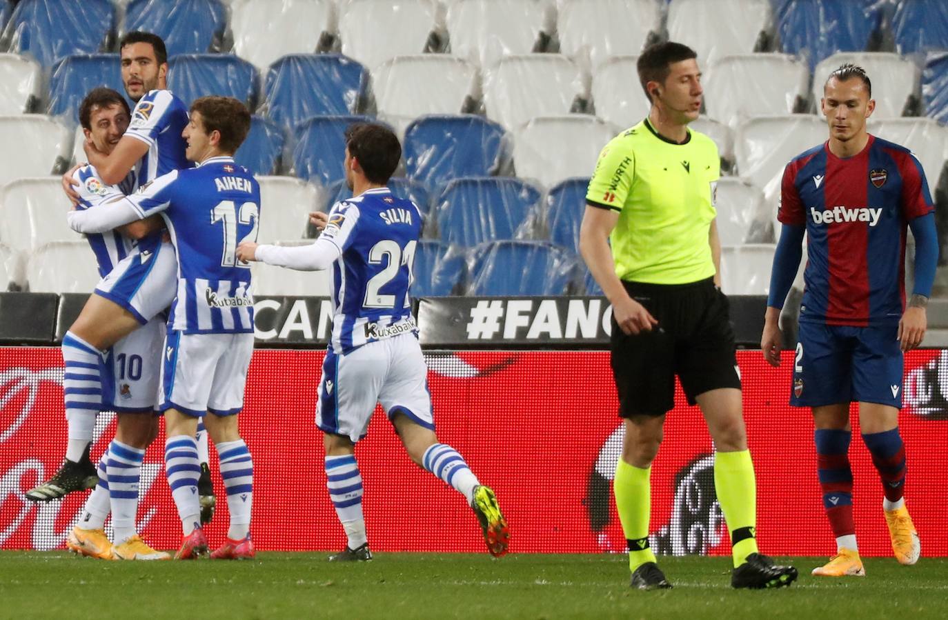 Fotos: Real Sociedad-Levante, en imágenes