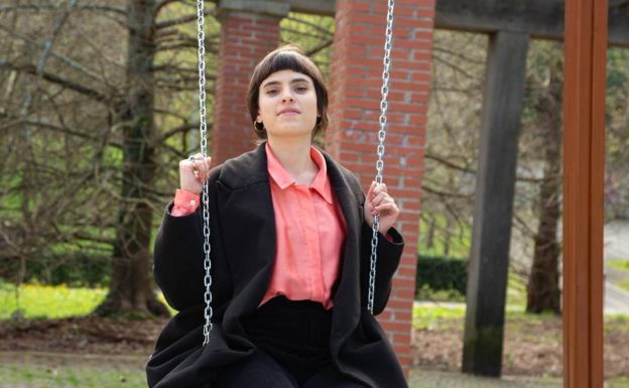Jone Laspiur, ayer en el parque de Ametzagaina, en el barrio de Intxaurrondo. 