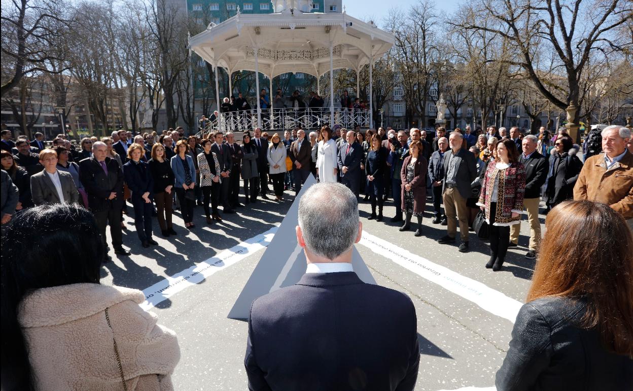 Acto institucional del Día Europeo de las Víctimas del Terrorismo, celebrado en 2020 en Vitoria. 