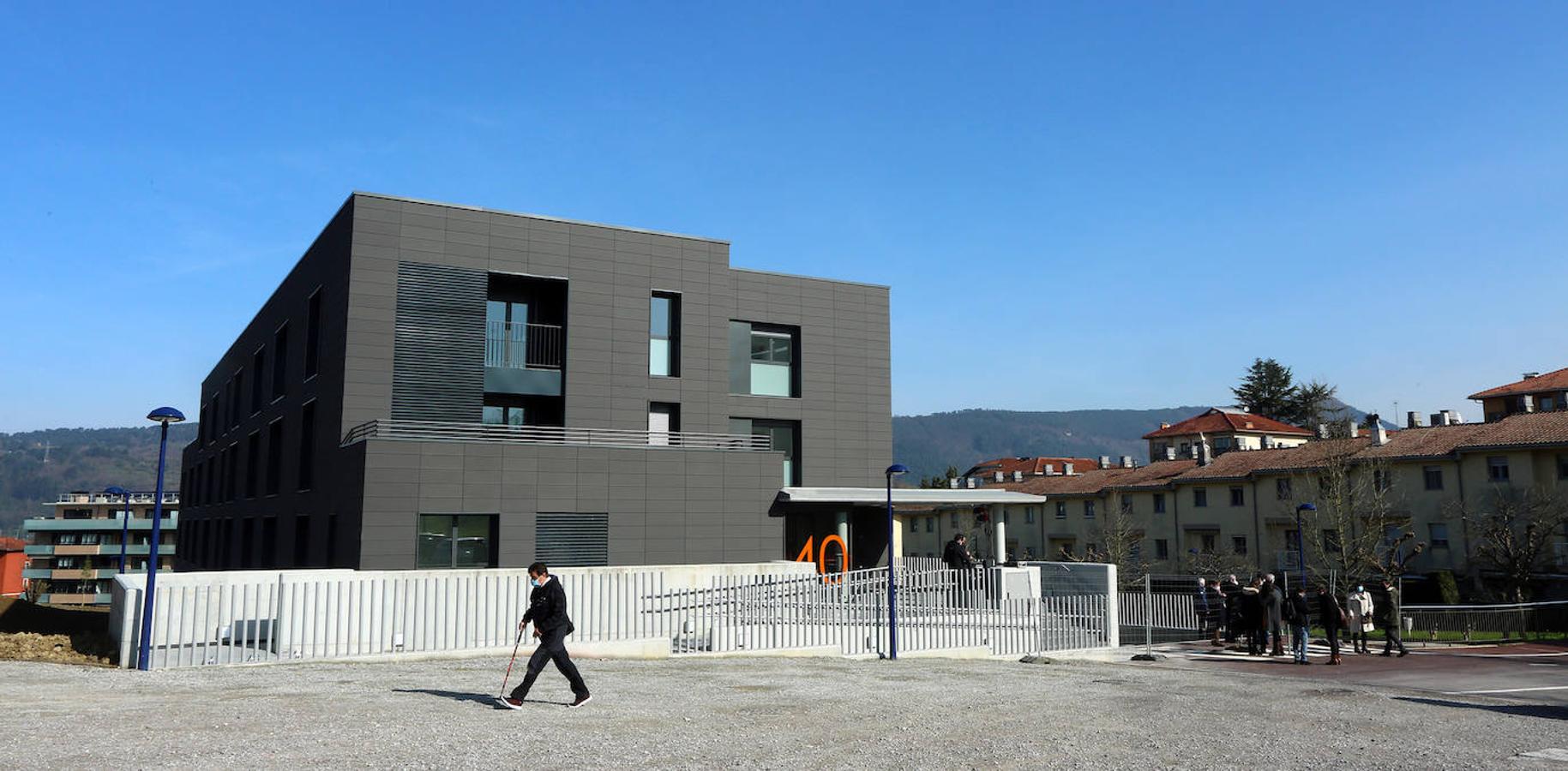 El Gobierno Vasco inicia la adjudicación de las viviendas y pone en valor esta fórmula como «herramienta para la emancipación de jóvenes» en Euskadi. 