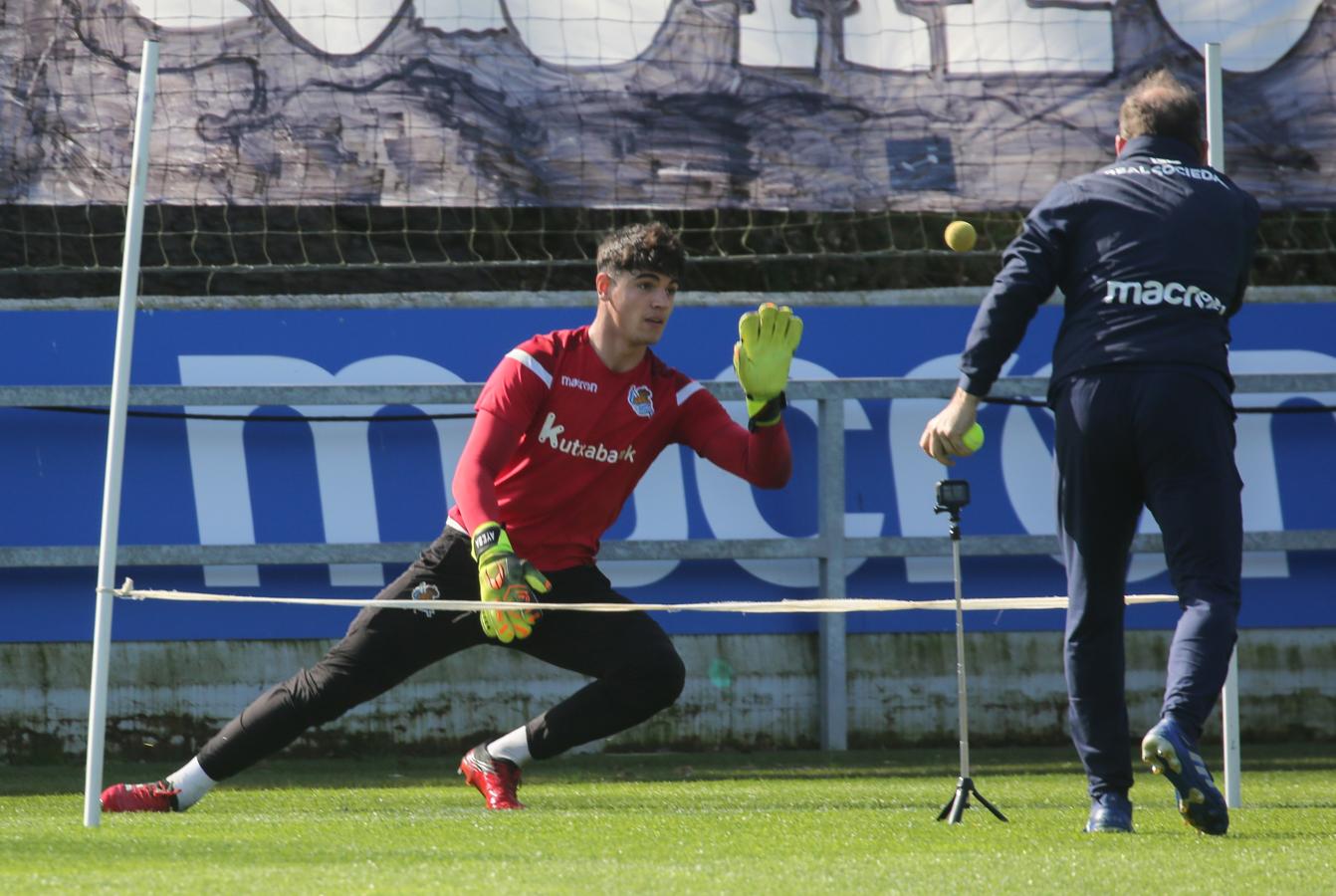 El lateral zurdo es duda para el partido del domingo, aunque todavía no está descartado. 