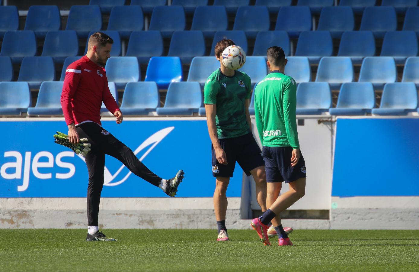 El lateral zurdo es duda para el partido del domingo, aunque todavía no está descartado. 