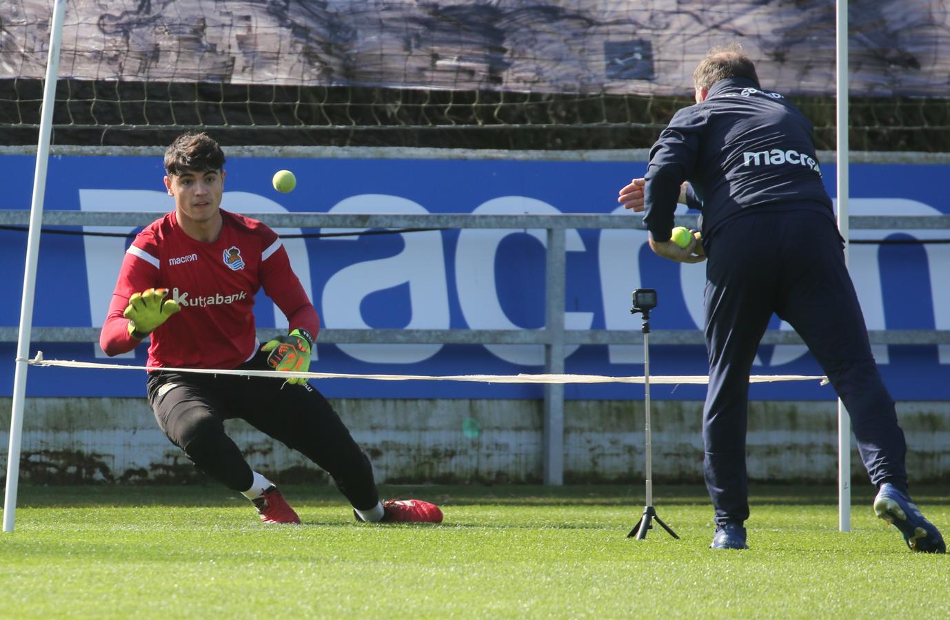 El lateral zurdo es duda para el partido del domingo, aunque todavía no está descartado. 