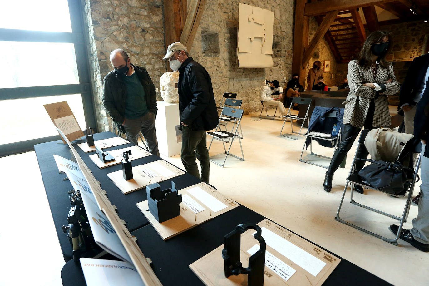 Una original iniciativa basada «en la empatía y la innovación» aúna a los estudiantes de formación profesional de Ortzadar, la ONCE, Chillida Leku y la Fundación Orange. 