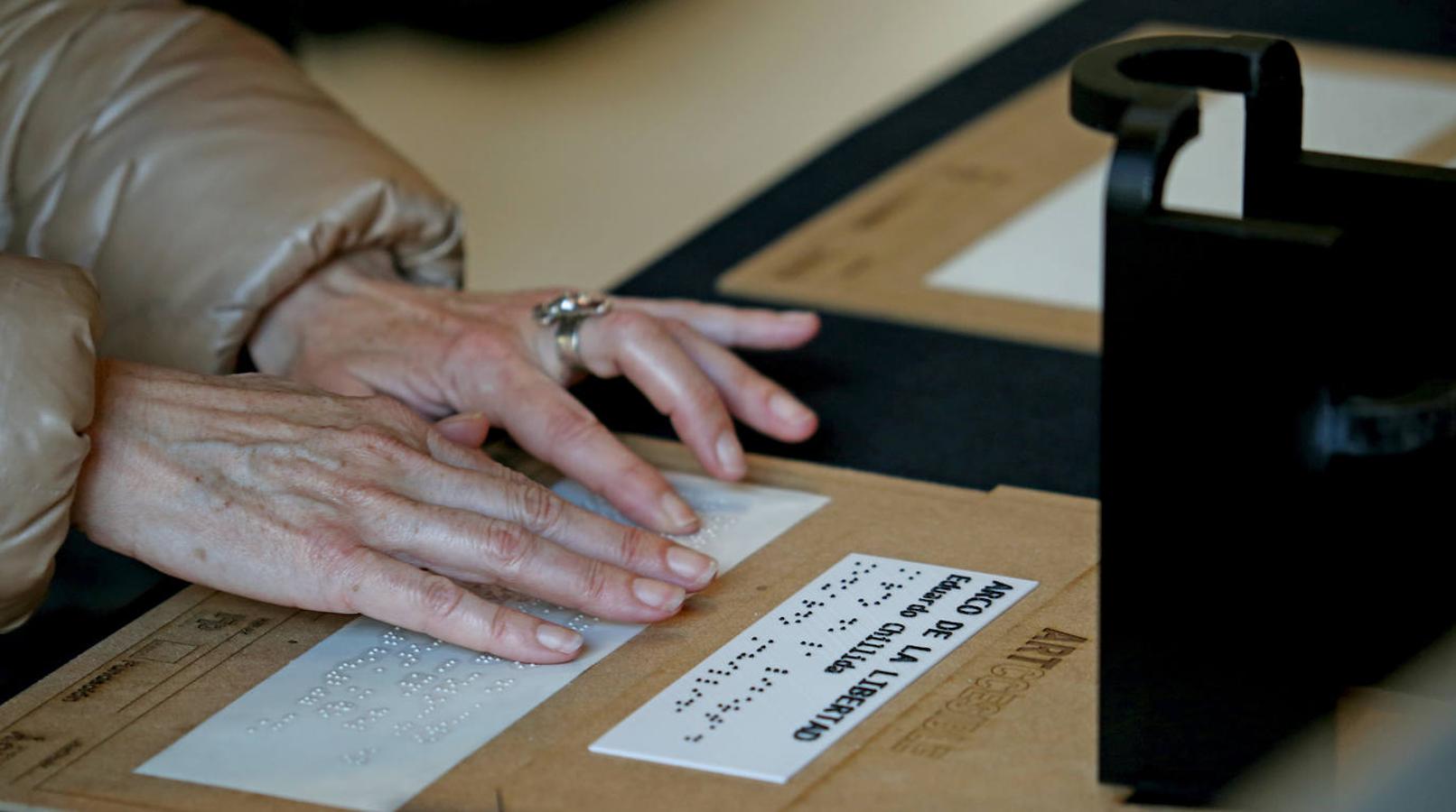 Una original iniciativa basada «en la empatía y la innovación» aúna a los estudiantes de formación profesional de Ortzadar, la ONCE, Chillida Leku y la Fundación Orange. 