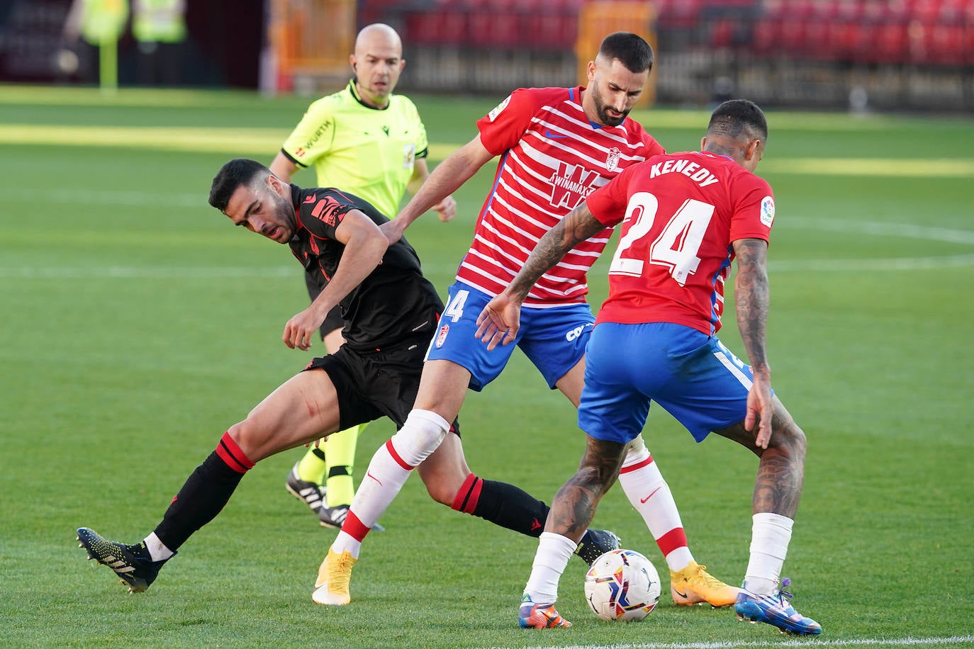 Fotos: Las mejores imágenes del Granada - Real Sociedad